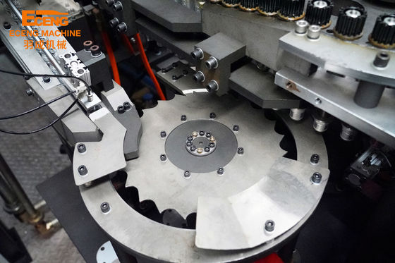 K6 完全自動ボトル吹き機 12000BPH 水瓶の生産のための電気