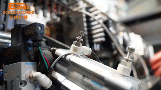 飲料ジュースのびんのブロー形成機械380V Eceng K4自動エネルギー保存