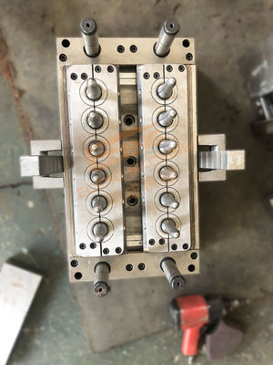 4Cr13ステンレス鋼 ペット プラスチック注入のプレフォーム型12キャビティ