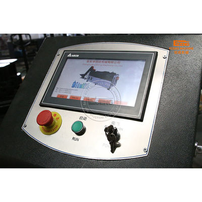 アルコールびん4キャビティ ペット吹く機械600ml伸張のブロー形成