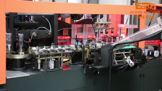 6000bpn 4キャビティ フル オート ペットびんの吹く機械4.5*2.0*2.3m