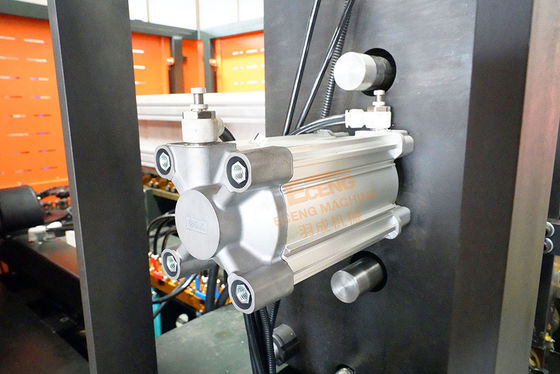 300mlペットびんのフル オートの打撃の成形機XINJE PLC制御