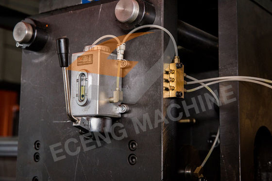 オリーブ・オイルのびんの自動ペット5リットルの打撃の成形機380V 50hz