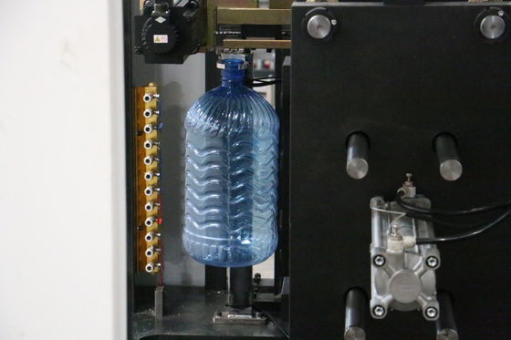 1つのキャビティ5ガロンのびん吹く機械9kg/Cm2プラスチック ブロー形成