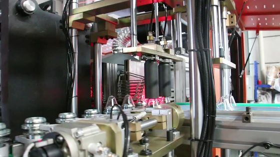 フル オート ペットびん吹く機械3000BPH Eceng J2伸張のブロー形成