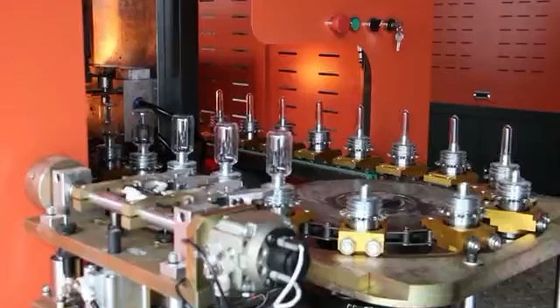 Eceng H2ペット注入のプラスチックびんの成形機380V/50HZ